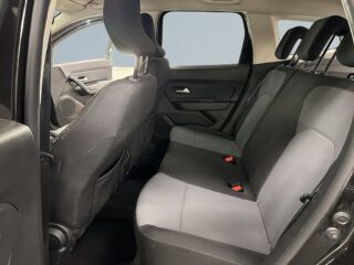 Dacia Duster 1.3 TCe GPF 4×4 S&V-Hjul/Drag/360Kamera/Navi/Ljusramp – bild 13