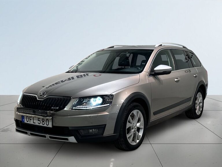 Skoda Octavia Scout 2.0 TDI 4x4 Premium Drag Dvärm Kamera GPS Canton SoV