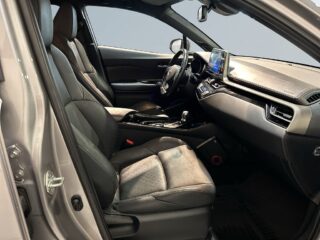 Toyota C-HR Hybrid CVT Executive JBL Kamera Mvärm Skinn SoV – bild 10