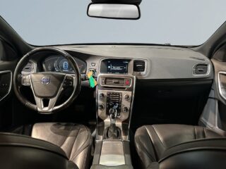 Volvo V60 D4 AWD Ocean Race Business Edit Drag Pvärm Skinn SoV – bild 8