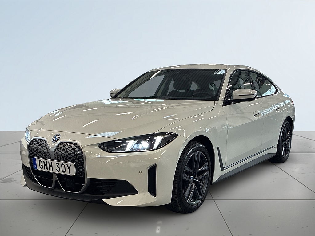 BMW i4 eDrive40 Gran Coupé S&V-Hjul/Drag/kamera/Carplay/MOMS