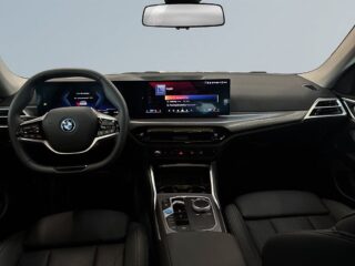 BMW i4 eDrive40 Gran Coupé S&V-Hjul/Drag/kamera/Carplay/MOMS – bild 8