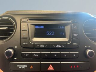 Hyundai i10 1.0 ComfortPlus Kamkedja Motorvärmare Rattvärme S&Vdäck – bild 15