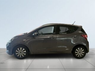 Hyundai i10 1.0 ComfortPlus Kamkedja Motorvärmare Rattvärme S&Vdäck – bild 4