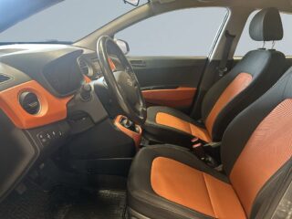 Hyundai i10 1.0 ComfortPlus Kamkedja Motorvärmare Rattvärme S&Vdäck – bild 7