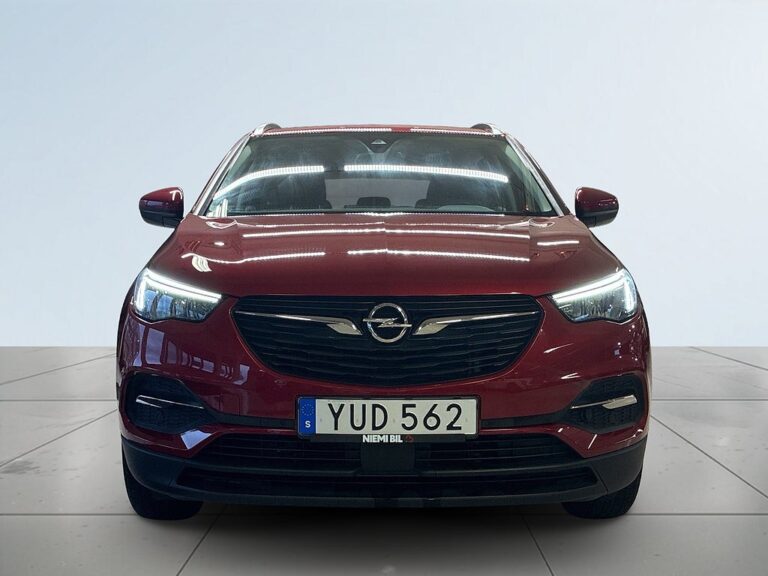 Opel Grandland X 1.2 Turbo Motorvärmare Rattvärme Farthållare S&V-däck