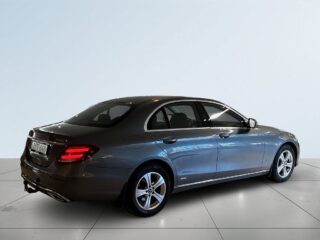 Mercedes-Benz E 220 d 4M Avantgarde Dragkrok Mvärmare HuD Navi S&V-däck – bild 6