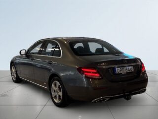 Mercedes-Benz E 220 d 4M Avantgarde Dragkrok Mvärmare HuD Navi S&V-däck – bild 5
