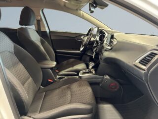 Kia Ceed Sportswagon 1.4 T-GDI DCT Kamera Värmare Psens S&V-Hjul – bild 10