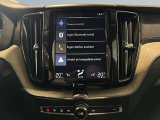 Volvo XC60 D4 AWD Inscription Drag Cockpit Värmare HuD Pano S&V – bild 16