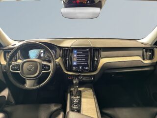 Volvo XC60 D4 AWD Inscription Drag Cockpit Värmare HuD Pano S&V – bild 8