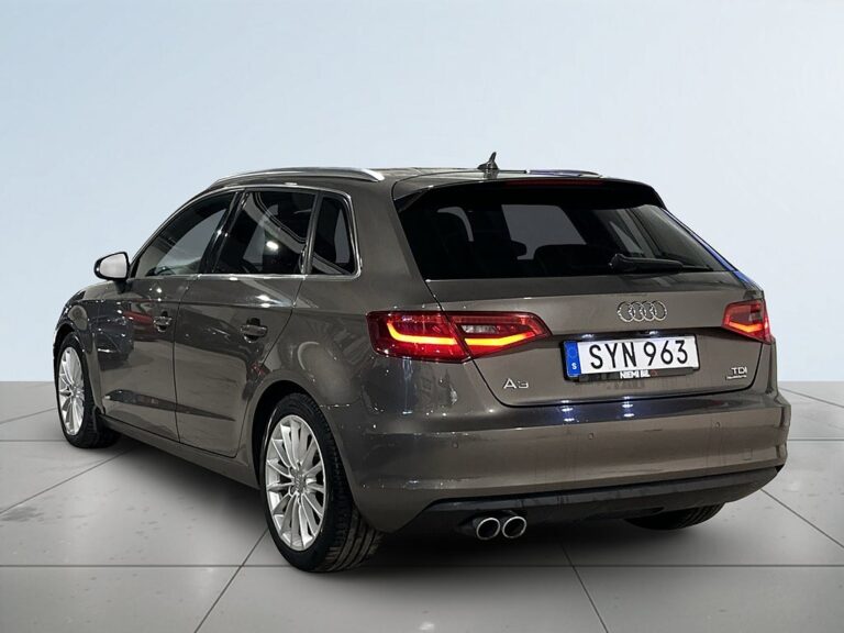Audi A3 Sportback 2.0 TDI quattro S Tronic Pvärm kamera GPS SoV