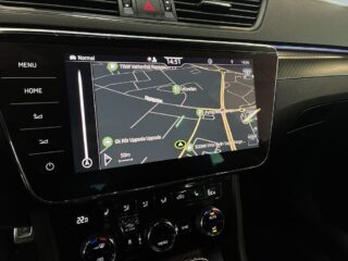 Skoda Superb 1.4 TSI iV Business Sportline S&V/Drag/Pvärm/Skinn/MOMS – bild 15