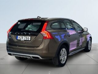 Volvo V60 Cross Country D3 Summum Business Edit Dvärm MoK Skinn Kamrem Bytt SoV – bild 6
