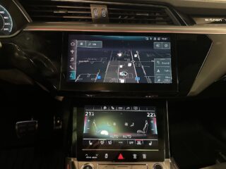 Audi q8-e-tron Q8 55 e-tron quattro S Drag Pvärm GPS Pano 360° B&O SoV – bild 15