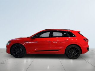 Audi q8-e-tron Q8 55 e-tron quattro S Drag Pvärm GPS Pano 360° B&O SoV – bild 4