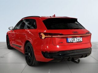 Audi q8-e-tron Q8 55 e-tron quattro S Drag Pvärm GPS Pano 360° B&O SoV – bild 5
