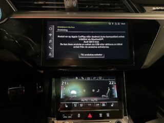 Audi q8-e-tron Q8 55 e-tron quattro S Drag Pvärm GPS Pano 360° B&O SoV – bild 23