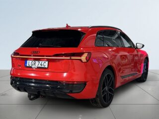 Audi q8-e-tron Q8 55 e-tron quattro S Drag Pvärm GPS Pano 360° B&O SoV – bild 6