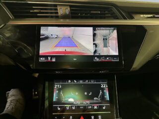 Audi q8-e-tron Q8 55 e-tron quattro S Drag Pvärm GPS Pano 360° B&O SoV – bild 11