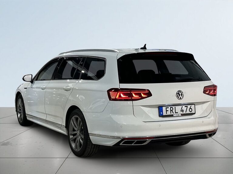 Volkswagen Passat Sportscombi 2.0 AWD R-Line Drag Dvärm Kamera S/V-hjul