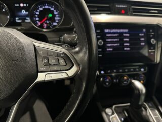 Volkswagen Passat Sportscombi 2.0 AWD R-Line Drag Dvärm Kamera S/V-hjul – bild 19