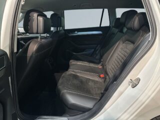 Volkswagen Passat Sportscombi 2.0 AWD R-Line Drag Dvärm Kamera S/V-hjul – bild 13