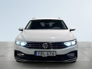 Volkswagen Passat Sportscombi 2.0 AWD R-Line Drag Dvärm Kamera S/V-hjul – bild 2
