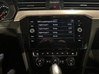 Volkswagen Passat Sportscombi 2.0 AWD R-Line Drag Dvärm Kamera S/V-hjul – bild 18