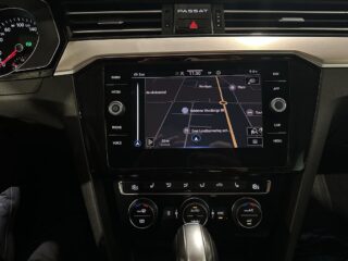 Volkswagen Passat Sportscombi 2.0 AWD R-Line Drag Dvärm Kamera S/V-hjul – bild 15