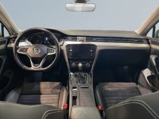 Volkswagen Passat Sportscombi 2.0 AWD R-Line Drag Dvärm Kamera S/V-hjul – bild 8