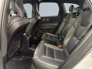 Volvo XC60 T8 AWD R-Design S&V/Drag/Pano/Pvärm/360Kamera/H/K/MOMS – bild 13