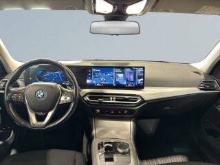 BMW 330e xDrive Touring Aut Drag Kamera Cockpit HuD Navi Psens – bild 8