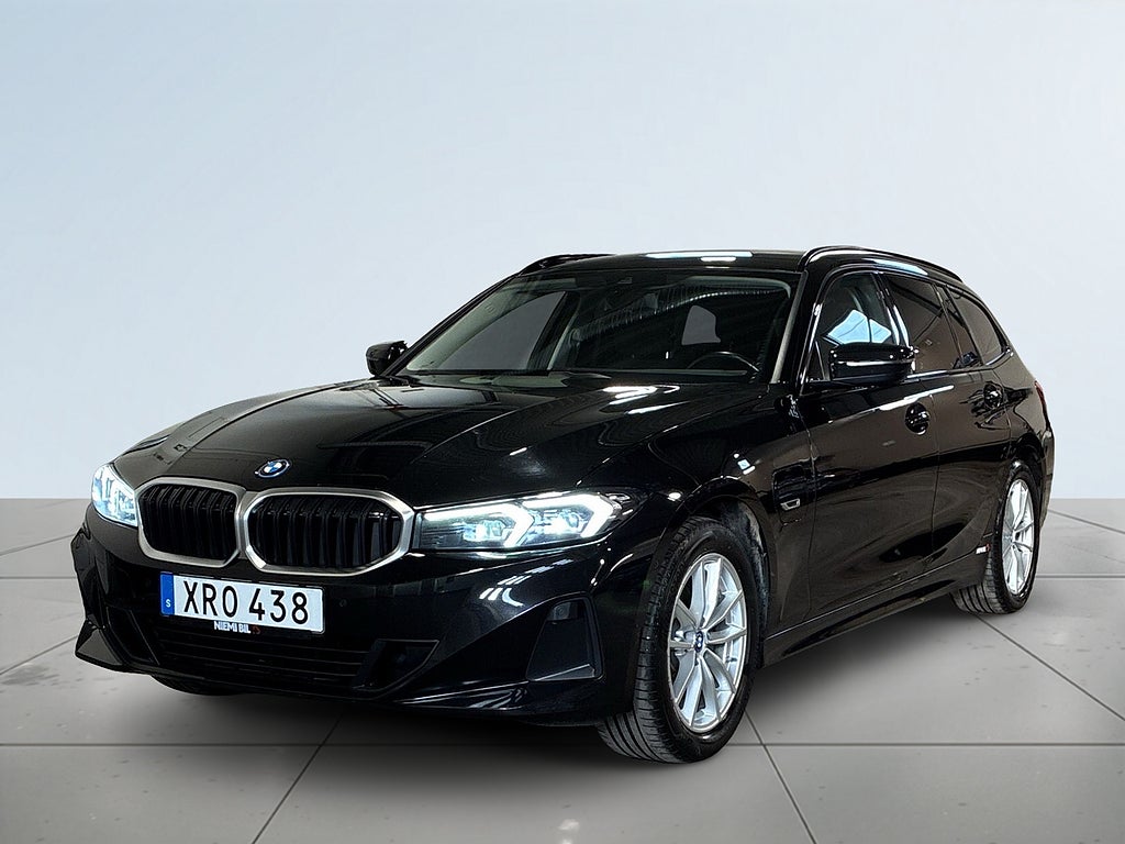 BMW 330e xDrive Touring Aut Drag Kamera Cockpit HuD Navi Psens