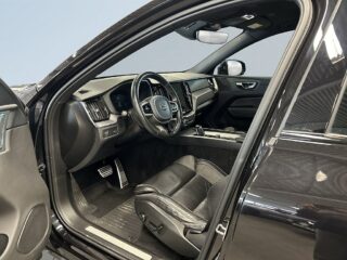 Volvo XC60 B5 AWD Geartronic R-Design S&V-Däck/Drag/Kamera/Värmare – bild 7