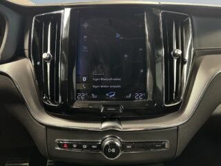 Volvo XC60 B5 AWD Geartronic R-Design S&V-Däck/Drag/Kamera/Värmare – bild 15