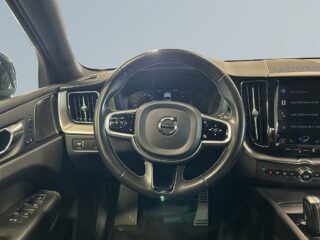 Volvo XC60 B5 AWD Geartronic R-Design S&V-Däck/Drag/Kamera/Värmare – bild 9