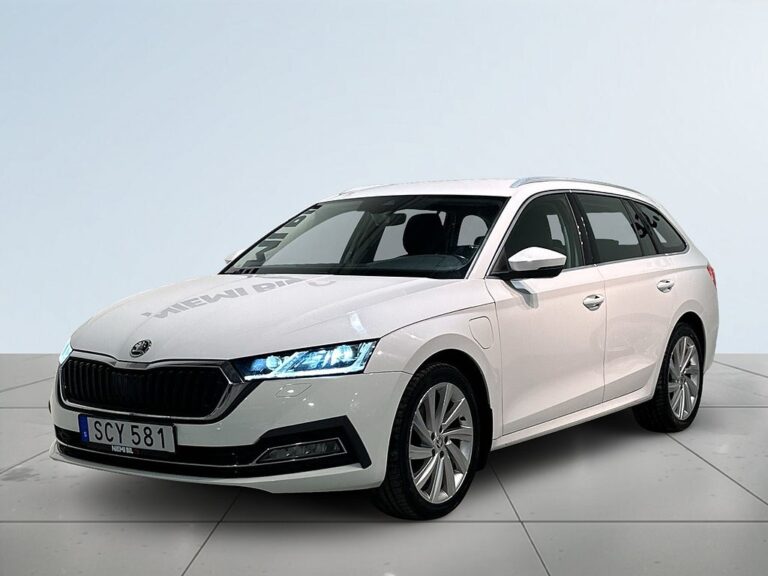 Skoda Octavia Kombi iV Style Psens CarPlay Rattvärme Pvärm SoV MOMS
