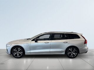 Volvo V60 Recharge T6 AWD R-Design S&V/H/K/Kamera/Pano/MOMS – bild 4