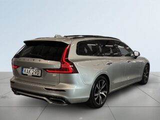 Volvo V60 Recharge T6 AWD R-Design S&V/H/K/Kamera/Pano/MOMS – bild 6