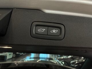 Volvo V60 Recharge T6 AWD R-Design S&V/H/K/Kamera/Pano/MOMS – bild 17
