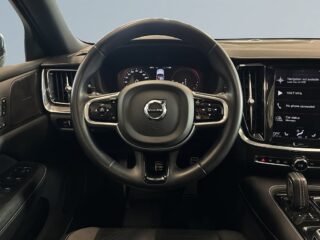 Volvo V60 Recharge T6 AWD R-Design S&V/H/K/Kamera/Pano/MOMS – bild 9