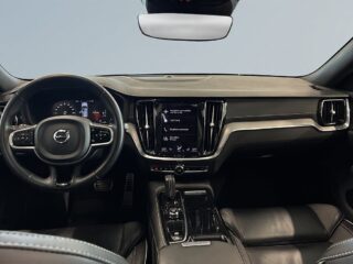 Volvo V60 Recharge T6 AWD R-Design S&V/H/K/Kamera/Pano/MOMS – bild 8