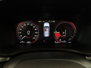 Volvo V60 Recharge T6 AWD R-Design S&V/H/K/Kamera/Pano/MOMS – bild 15