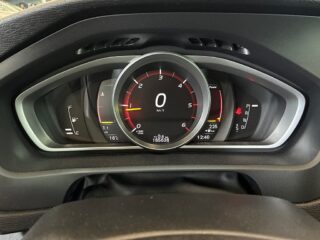 Volvo V40 D4 Geartronic R-Design S&V-Hjul/Drag/Kamera/H/K/Skinn – bild 20