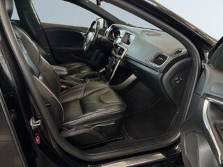 Volvo V40 D4 Geartronic R-Design S&V-Hjul/Drag/Kamera/H/K/Skinn – bild 10