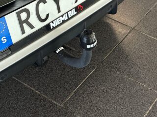 Volvo V40 D4 Geartronic R-Design S&V-Hjul/Drag/Kamera/H/K/Skinn – bild 19