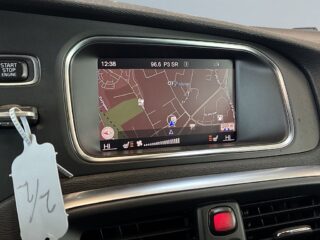 Volvo V40 D4 Geartronic R-Design S&V-Hjul/Drag/Kamera/H/K/Skinn – bild 15