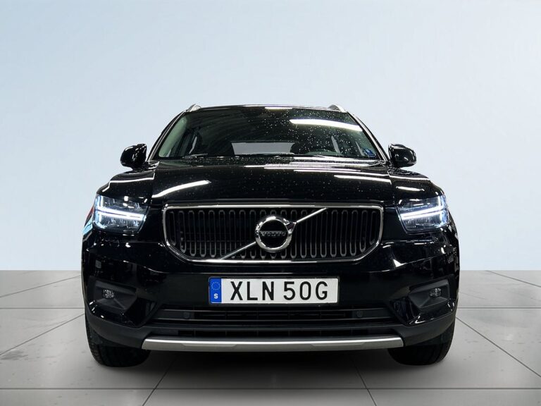 Volvo XC40 T2 Momentum Kamera/P-Värm m tidur/Norrland-körd/S&Vdäck