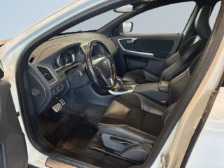 Volvo XC60 D4 AWD Geartronic Classic R-Design S&V/Drag/Dvärm/Pano – bild 7